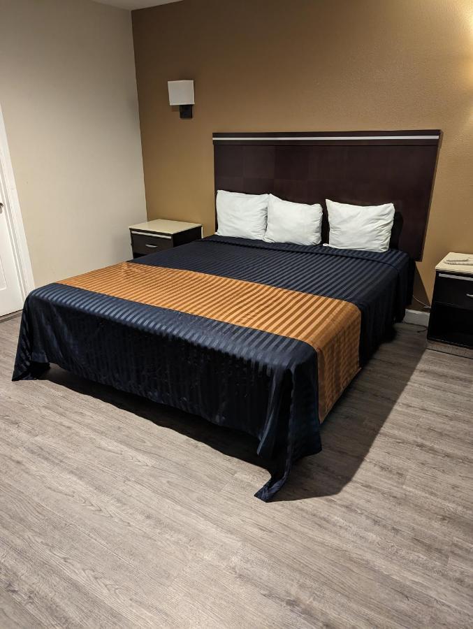 Epic Hotel Pico Rivera Bagian luar foto