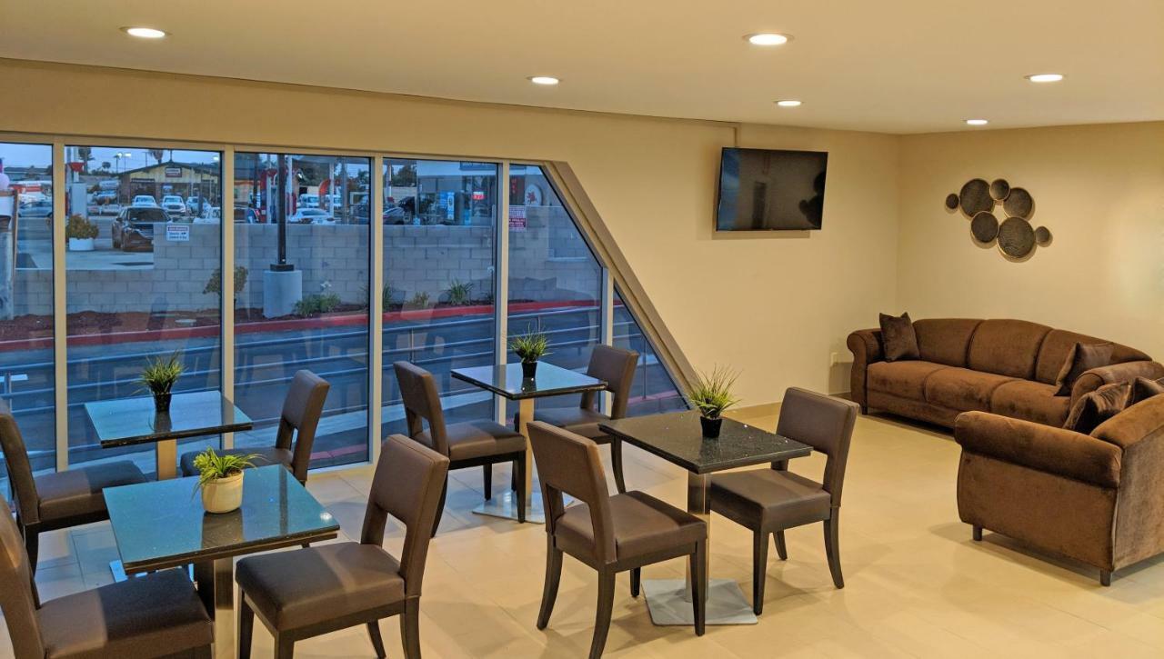 Epic Hotel Pico Rivera Bagian luar foto