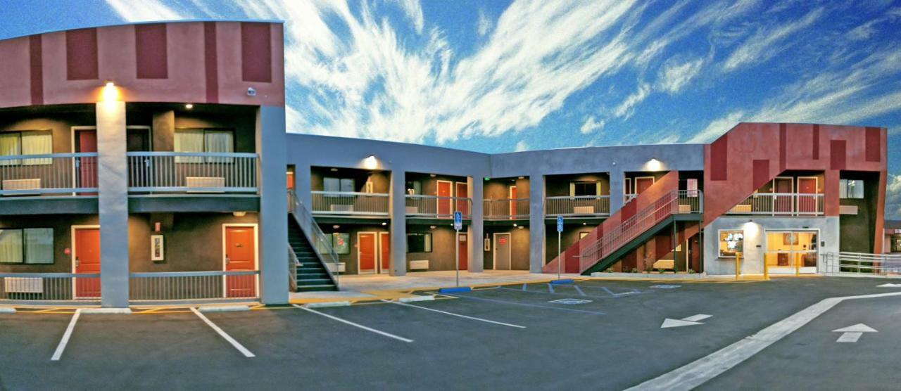 Epic Hotel Pico Rivera Bagian luar foto