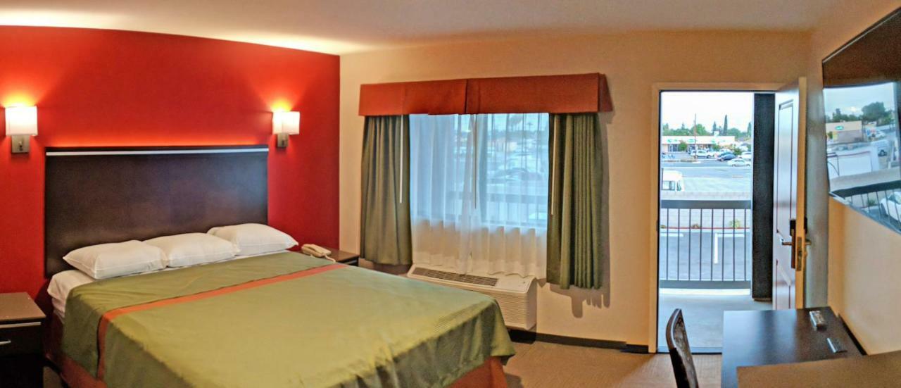 Epic Hotel Pico Rivera Bagian luar foto