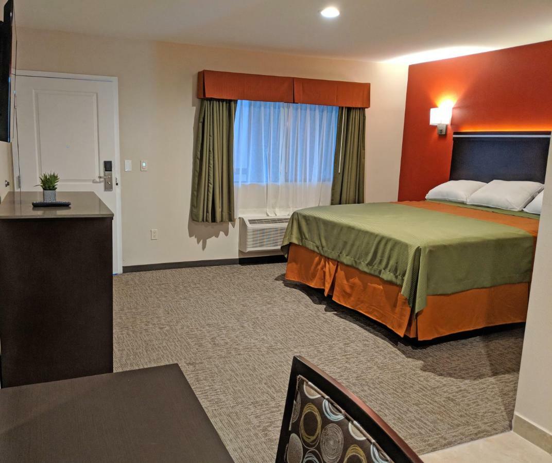 Epic Hotel Pico Rivera Bagian luar foto